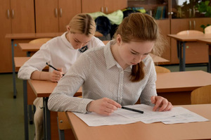 Эксперты выяснили, как родители российских школьников относятся к списыванию