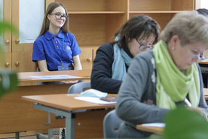 Российским школьникам за рубежом разрешили получать аттестаты без экзаменов